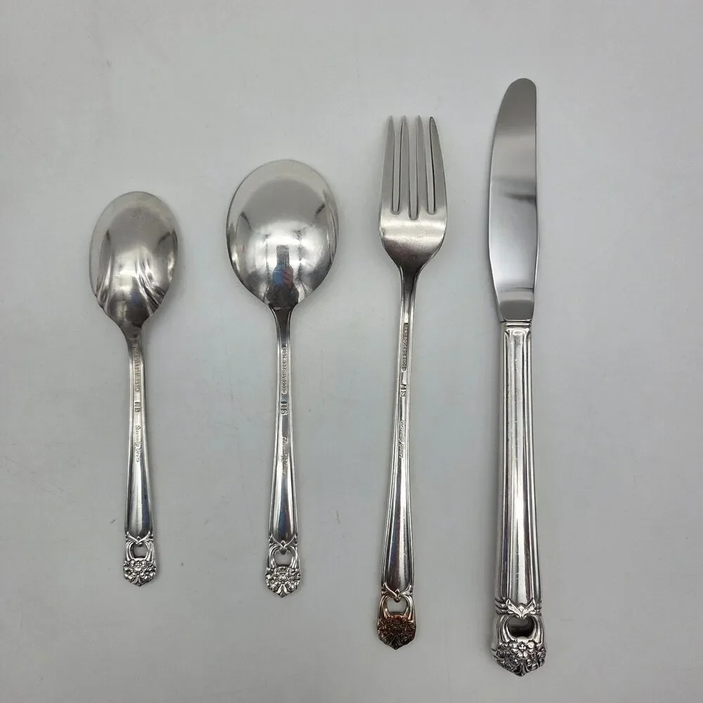 1847 Rogers Bros Eternally Yours Silverplate 4 Piece Place Setting Pierced